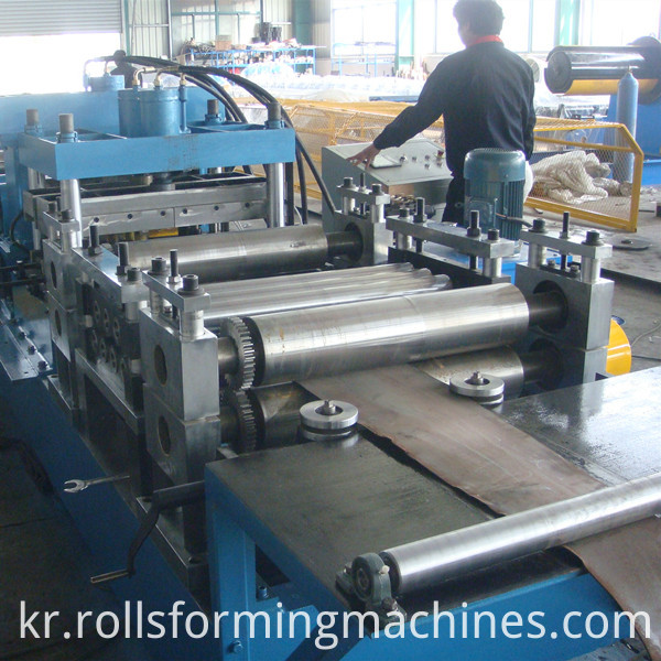 C Z 가변 풀린 롤 성형 기계 C Z U Purlin Steel Cold Roll Forming Unit